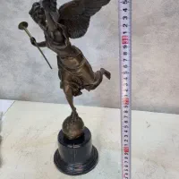 مجسمه برنزی نفیر|مجسمه، تندیس، ماکت|تهران, فردوسی|دیوار