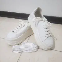 کتونی سفید+ کفش مجلسی و نیم بوت