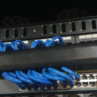 خدمات کامل اجرای شبکه،سرور روم،وایرلس،UPS و ارتینگ