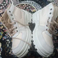 کفش کوهنوردی و کار
