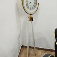 ساعت پایه دار