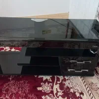 میز تلویزیون شیشه ای