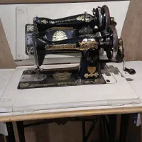 چرخ خیاطی و میز آنتیک قدیمی