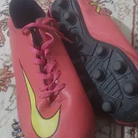 کفش ورزشی چمن|کیف، کفش، کمربند|دماوند, گیلاوند|دیوار