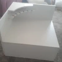 یک عدد میز بار سالم