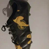 کفش فوتبال پریما۲۰۲۳بسیار تمیز|کیف، کفش، کمربند|میانه, |دیوار