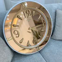 ساعت دیواری کاملا سالم و شیک