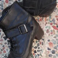 تعدادی کفش سایز ۳۷