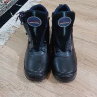 کفش کار|کیف، کفش، کمربند|تفت, |دیوار