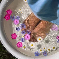 استخدام پدیکوریست در سالن زیبایی