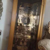 بوفه سالم اینه بزرگ داره برای ارایشگاه