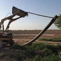 فروش یکدستگاه تراکتور همراه با بیل جلو|خودرو سنگین|گرمسار, |دیوار