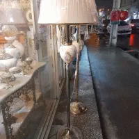 آباژور ایستاده چینی برنز با کلاهک پارچه‌ای