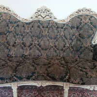 یک دست مبلمان 8نفره و ویترین ب فروش میرسد