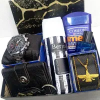 کادوروز مرد|ساعت|قم, ولیعصر|دیوار