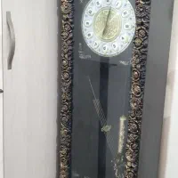 ساعت ایستاده کاملا سالم و تمیز