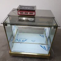 میز ویترینی(مناسب ترازو)|فروشگاه و مغازه|لاهیجان, شیشه گران|دیوار