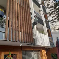 کار در در ارتفاع با طناب نور پردازی نانو رنگ نما