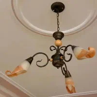 ۲ عدد لوستر و ۲ عدد چراغ دیواری