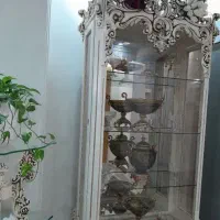 ویترین در حد نو مناسب برای جهیزیه