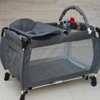 تخت کنار مادر