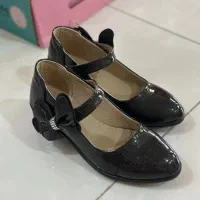 کفش بچگانه