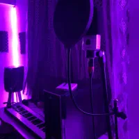 *خواننده اجرای زنده در سبک پاپ*