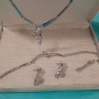 سرویس گردنبند و دستبند و گوشواره