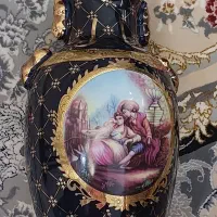 شکلات خوی و گلدان لیلی مجنون