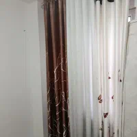 پرده تمیز و سالم بدون میل پرده