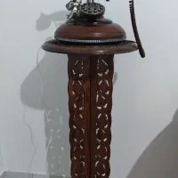 میز هندی و تلفن