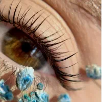 نیازمند مدل لیفت مژه و ابرو