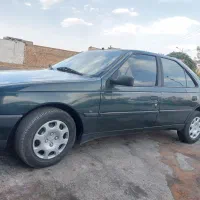 پژو 405 مدل 82