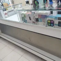 میز و ویترین مغازه