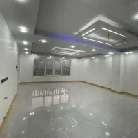 خیابان آتش نشانی با چشم انداز استخر و کوه