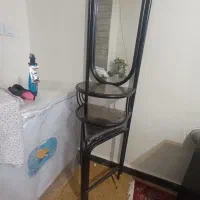 میز ارایشی با صندلیش