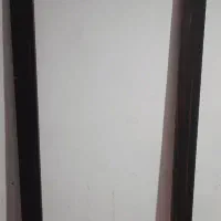 قاب خالی آینه و نقاشی