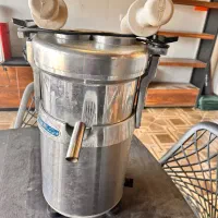 یک دستگاه ابمیوه گیری صنعتی قوی ای تک یک ماه کار