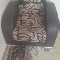 یک دست مبل راحتی ۷ نفره کار کرده ولی تمیز