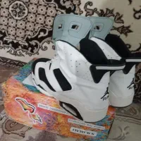 ۴۱جردن|کیف، کفش، کمربند|قیدار, |دیوار