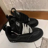 کفش کتونی Lv