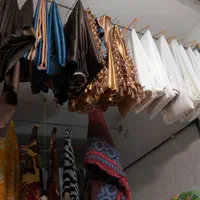 خدمات خشکشویی و پتوشویی و پرده شویی و رنگرزی باپیک|خدمات نظافت|شیراز, کاراندیش|دیوار