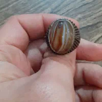 انگشتر دارای موکل