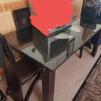 مرغ خروس،یک عدد میز نهارخوری ۶ نفره