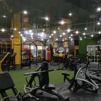 منشی باشگاه بدنسازی