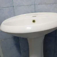 روشویی با پایه سالم