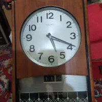 پنکه قدیمی و ساعت