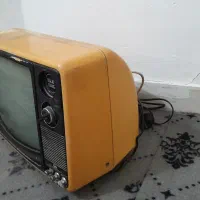 تلوزیون سیاه‌سفید ۱۴اینچ کومهو ژاپن.