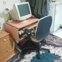 باسلام میز کامپیوتربه همراه متعلقات