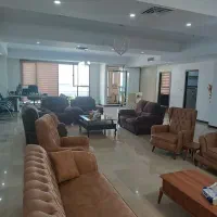 ۱۳۰مترسند اداری ۱اتاق مدیریت بزرگ صادقیه